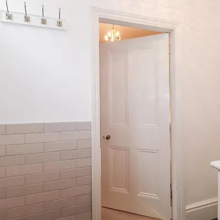 1a Biskey Howe Apartment