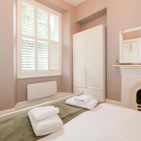 1a Biskey Howe Windermere